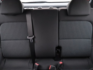 Mitsubishi Colt VI Hatchback 1.1 i 12V 75KM 2007 Mitsubishi Colt 1.1, zdjęcie 9