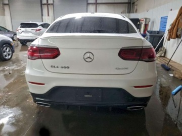 Mercedes GLC C253 2021 Mercedes-Benz GLC Coupe 300 4Matic 2021 2.0 Benzyna 255KM, zdjęcie 2