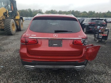 Mercedes GLC C253 2021 Mercedes-Benz GLC 300 4Matic 2021 2.0l 2.0 Benzyna 255KM, zdjęcie 2