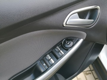 Ford Focus III Kombi 1.0 EcoBoost 125KM 2012 Ford Focus 1.0 12V 125KM Klimatyzacja Nawi Parktro, zdjęcie 10