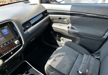 Mitsubishi Outlander III SUV Facelifting 2017 2.0 150KM 2020 Mitsubishi Outlander 2,0 Benzyna 150 KM 7-osob Automat Salon PL Serwis GWA, zdjęcie 17