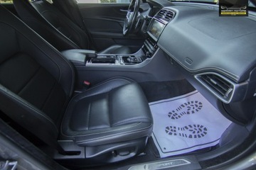 Jaguar XE Sedan Facelifting 2.0 i4P 300KM 2019 Jaguar XE Ledy / Virtual / XDRIVE / FV23%, zdjęcie 24