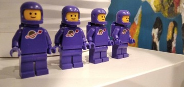 Набор 1x LEGO SPACE CLASSIC космонавт фиолетовый фиолетовый + 1x ЧУЖОЙ - НОВЫЙ