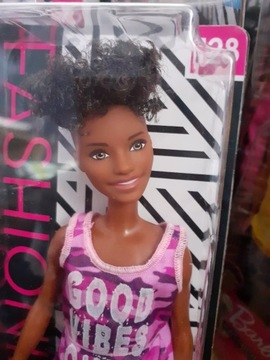 КУКЛА БАРБИ МОДНИЦА МОДНЫЙ ДРУГ GPH98