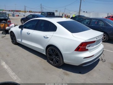 Volvo S60 III 2024 Volvo S60 2024 VOLVO S60 RECHARGE PLUG-IN HYBRID T8 PLUS BLACK EDITION 2.0, zdjęcie 2