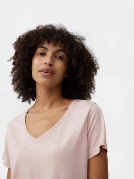 ЖЕНСКАЯ ФУТБОЛКА 4F ХЛОПКОВАЯ СПОРТИВНАЯ ФУТБОЛКА С V-ОБРАЗНЫМ ВЫРЕЗОМ V R L