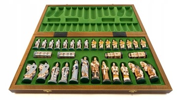 Инкрустация мраморными шахматными фигурами в подарок 58х58.