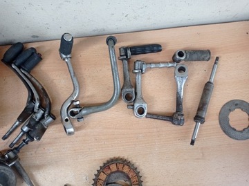 ДЕТАЛИ ДВИГАТЕЛЯ - ТРАНСМИССИЯ - JAWA 50 - ROMET OGAR 200