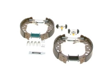 ZESTAW SZCZĘK HAMULCOWY OPEL ADAM/CORSA 06- KOMPLET Z CYLINDERKAMI 02041146