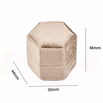 БАРХАТНАЯ КОРОБКА ДЛЯ ОБРУЧАЛЬНЫХ КОЛЬЦ БЕЖЕВЫЕ КОЛЬЦА СЕРЬГИ