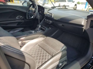 Audi R8 II Coupe 5.2 V10 Plus 610KM 2017 Audi R8 Coupe 5.2 Plus Quattro 2017 5.2 Benzyna 610KM, zdjęcie 8