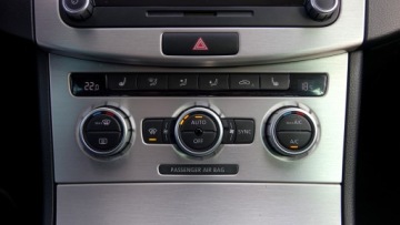 Volkswagen Passat B7 Variant 2.0 TDI CR DPF BlueMotion 170KM 2012 PASSAT .. Panorama .. Klimatronik .. Kamera .. Nawigacja .. 2 x PDC .., zdjęcie 19