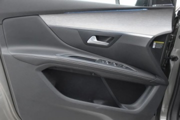 Peugeot 5008 II Crossover 2.0 BlueHDI 180KM 2018 Peugeot 5008 PEUGEOT 5008 GT 2.0HDI 180KM 7-OSOB LED Panorama Kamery Gwara, zdjęcie 17