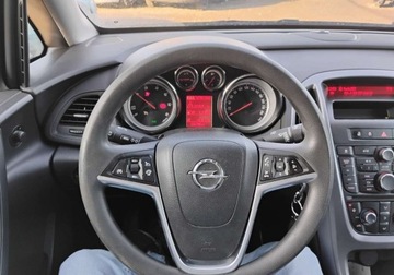 Opel Astra J Sedan 1.6 CDTI ecoFLEX 110KM 2015 Opel Astra 2015. SALON POLSKA. 1.6 CDTI. Uszkodzony tyl i lekko lewy bok., zdjęcie 10