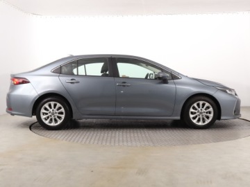 Toyota Corolla XII Sedan 1.5 VVT-i 125KM 2022 Toyota Corolla 1.5 VVT-i, Salon Polska, zdjęcie 5