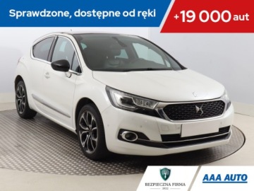 DS 4 I Hatchback Facelifting 2015 1.2 PureTech 131KM 2016 DS 4 1.2 PureTech, Skóra, Navi, Xenon, Bi-Xenon