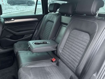 Volkswagen Passat B8 Variant Facelifting 2.0 TDI SCR 200KM 2022 Volkswagen Passat TDI 4Motion 200KM Elegance DSG LED Matrix Harman Kard, zdjęcie 18