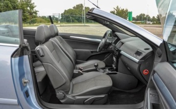 Opel Astra H Cabrio 1.8 ECOTEC 140KM 2007 Opel Astra 1,8 (140KM) Lift 168 tys.km. 1.8 Benzyna 140KM, zdjęcie 10