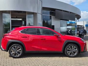 Lexus UX Crossover Facelifting 2.0 300h 199KM 2025 Od ręki - 300h F Sport Design 2.0 Hybrid Dynamic Force 199KM, zdjęcie 1