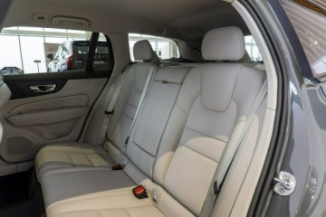 Volvo V60 II  Kombi Facelifting 2.0 B4 B 197KM 2026 Volvo V60 Plus Dark B4 Mild hybrid Benzyna 197 KM, zdjęcie 24