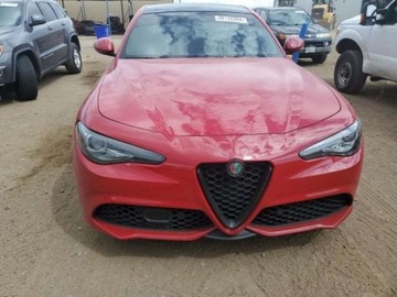 Alfa Romeo Giulia II Sedan Facelifting 2.0 Turbo 280KM 2022 Alfa Romeo Giulia Sport TI AWD 2.0 Benzyna 280KM, zdjęcie 5