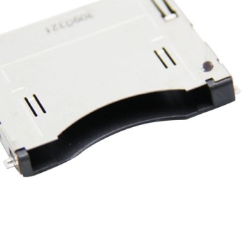 Гнездо для карты памяти Гнездо 1 Гнездо 1 Консоль Nintendo 2DS