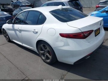Alfa Romeo Giulia II 2019 Alfa Romeo Giulia Giulia sport rwd 2.0 Benzyna 280KM, zdjęcie 2