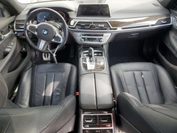 BMW Seria 7 G70 2022 BMW Seria 7 740i 2022 3.0l 3.0 Benzyna 335KM, zdjęcie 8