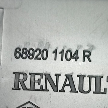 DACIA DUSTER II 2017 PŘEDNÍ STRANA PRAVÁ BOK DESKY ROZDĚLOVACÍ