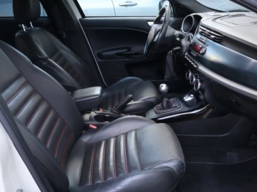 Alfa Romeo Giulietta Nuova II Hatchback 5d 1.4 TB 16v Mair 170KM 2012 Alfa Romeo Giulietta 1.4 T MultiAir, Salon Polska, zdjęcie 8