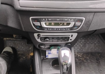 Renault Megane IV 2016 Renault Megane 2016r, 1.2 Benzyna. AUTOMAT. Lekko uszkodzony przod. Jezdzi., zdjęcie 13