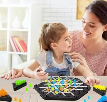 СЕМЕЙНЫЙ ТРЕУГОЛЬНИК ЛОГИЧЕСКАЯ СТРАТЕГИЧЕСКАЯ ТРИГГЛ-ШАХМАТНАЯ ЦЕПНАЯ ИГРА