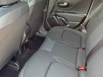 Jeep Renegade 2024 JEEP Renegade Altitude 1.5 T4 mHEV FWD DCT Suv 130KM 2024, zdjęcie 8