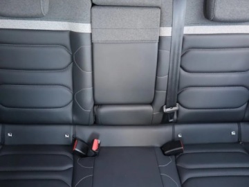 Citroen C4 III SUV 1.5 BlueHDi 110KM 2022 Citroen C4 1.5 BlueHDi, Salon Polska, Serwis ASO, zdjęcie 9