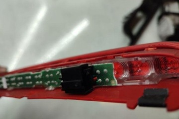 PŘÍDAVNÁ SVĚTLO STOP VW TOURAN (1T3) 1T0945087 1.39L GASOLINE 103KW 2015