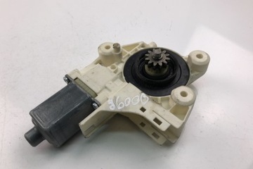 MOTOREK OKNO PŘEDNÍCH PRAVÝCH DVEŘE FORD FOCUS (DAW DBW) 4M5T14553