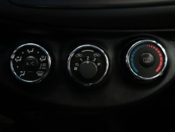 Toyota Yaris III Hatchback 5d 1.0 VVT-i 69KM 2013 Toyota Yaris 1.0 VVT-i, Salon Polska, Klima, zdjęcie 12