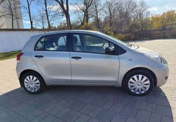 Toyota Yaris II Hatchback 5d 1.33 Dual VVT-i 101KM 2009 Toyota Yaris Toyota Yaris 1.33 Luna 1.3 Benzyna 100KM, zdjęcie 1