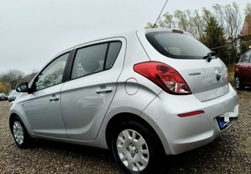 Hyundai i20 II Hatchback 5d 1.2 84KM 2014 Hyundai i20 Hyundai i20 1.2 BlueDrive Classic 1.2 Benzyna 84KM, zdjęcie 3