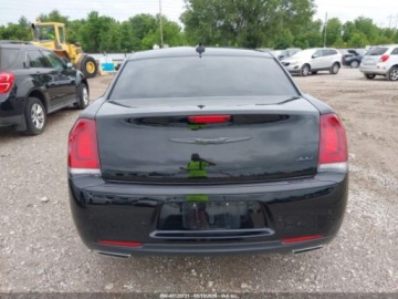 Chrysler 300C II 2023 Chrysler 300 Touring L, 2023r., 3.6L 3.6 Benzyna 292KM, zdjęcie 7