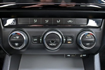 Skoda Octavia III Liftback 1.4 TSI  150KM 2016 Škoda Octavia Skoda Octavia Bezwypadkowy / Salon, zdjęcie 19