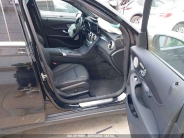 Mercedes GLC C253 2020 Mercedes-Benz GLC 2020r, 4Matic, 2.0L 2.0 Benzyna 255KM, zdjęcie 14