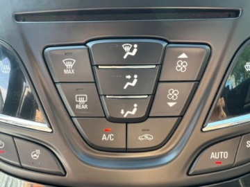 Opel Insignia I Sports Tourer Facelifting 1.4 Turbo ECOTEC LPG 140KM 2014 Opel Insignia XENONY NAWIGACJA GRZANA KIEROWNICA GRZANE FOTELE TEMPOMAT 1.4, zdjęcie 9