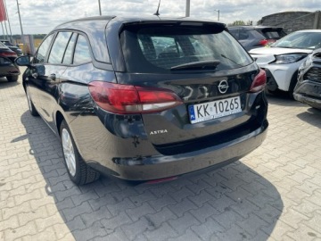 Opel Astra K Sports Tourer 1.6 CDTI 110KM 2018 Opel Astra Klimatronik Czujniki park. Tempomat, zdjęcie 2