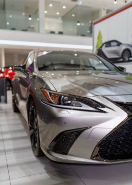 Lexus ES VII (XV70) Sedan Facelifting 300h 218KM 2024 Lexus ES 300h F Sport Dign 2.5 Hybryda 218KM, zdjęcie 19