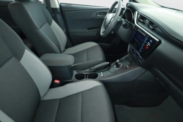 Toyota Auris II Hatchback 5d Facelifting 1.8 Hybrid 136KM 2016 Toyota Auris Hybrid, Salon Polska, Serwis ASO, zdjęcie 6