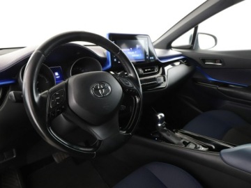 Toyota C-HR I Crossover 1.8 Hybrid 122KM 2017 Toyota C-HR HEV automat navi grzane fotele kamera, zdjęcie 13