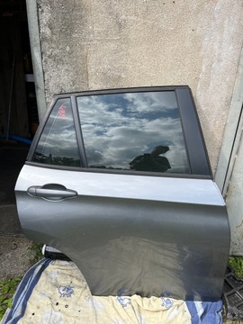 485 BMW X1 E84 DVEŘE ZADNÍ PRAVÉ SPACEGRAU A52