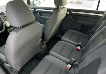 Volkswagen Touran II 1.6 TDI 105KM 2010 Volkswagen Touran 1.6 TDI, Nawigacja Kamera cofania Android Radio 1.6, zdjęcie 10