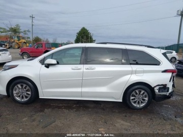 Toyota Sienna III 2022 Toyota Sienna 2022 Toyota Sienna XLE AWD 7-Passenger 2.5 Benzyna 189KM, zdjęcie 1